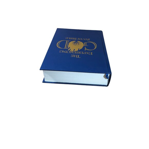 The Experiencing God Study Bible New King James Version Hardcover Blue Christian - Picture 16 of 16